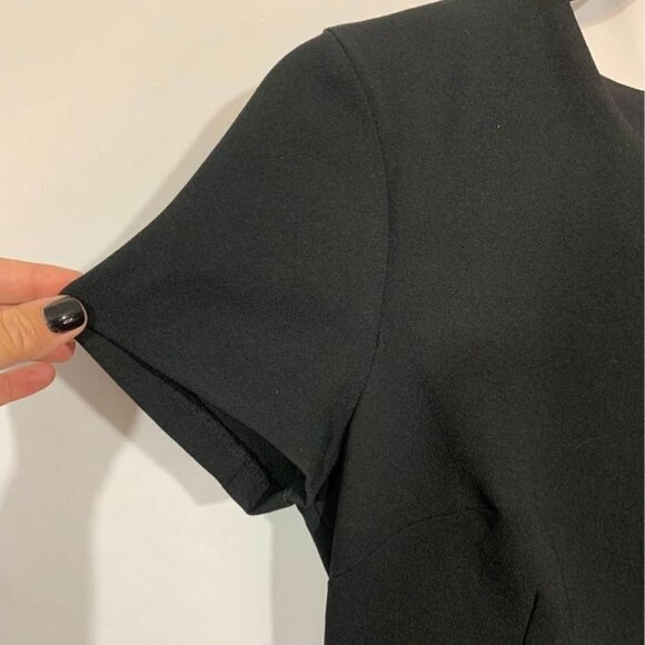 BANANA Republic woman’s one piece romper. New condition. Size 2. Black. Pockets - Picture 4 of 7